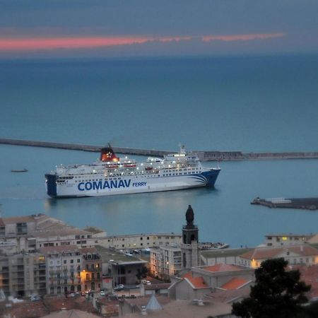 "Luigi" Balcon Sur La Mer Et Le Port De Sete Bagian luar foto