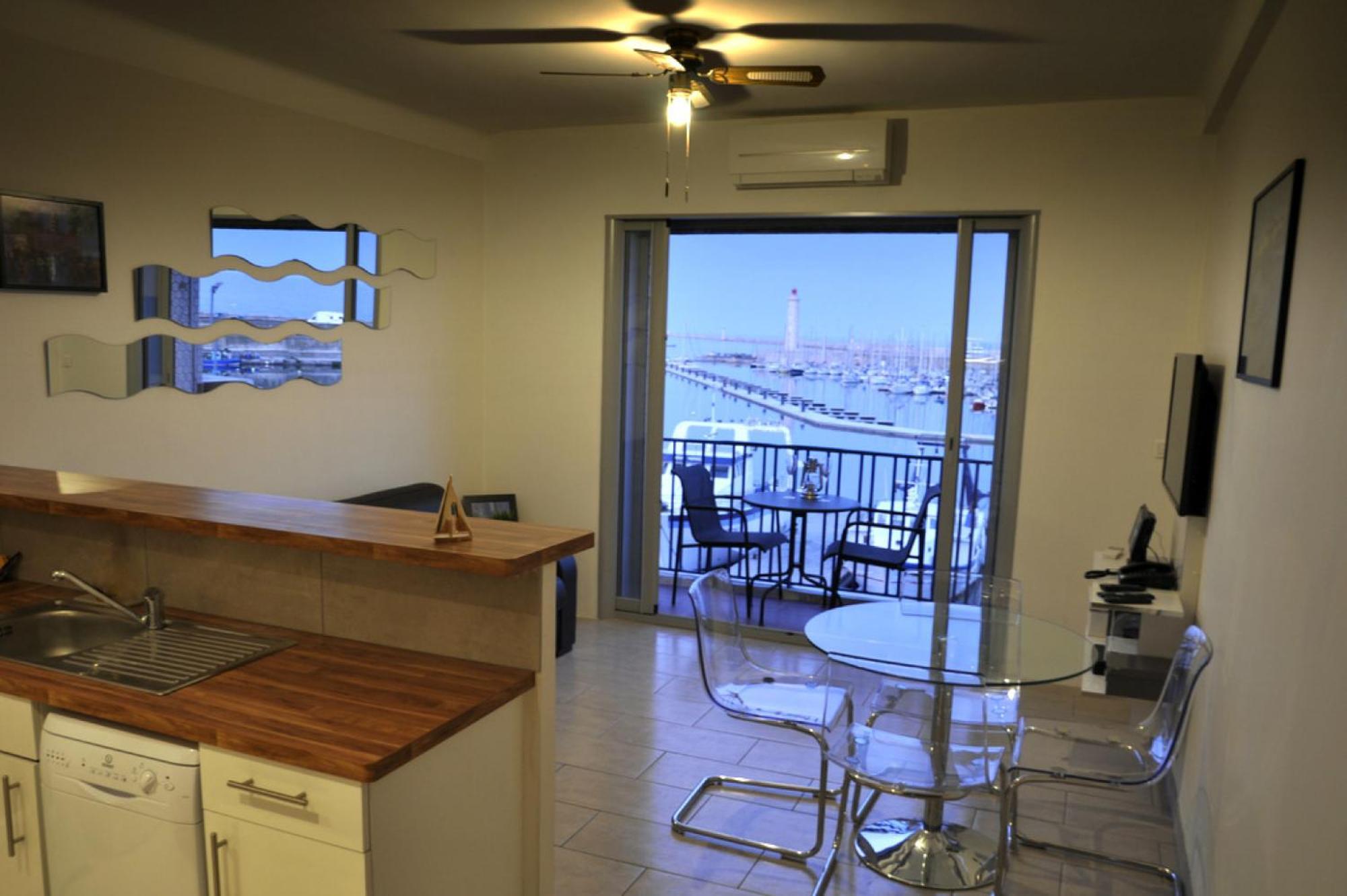 "Luigi" Balcon Sur La Mer Et Le Port De Sete Bagian luar foto